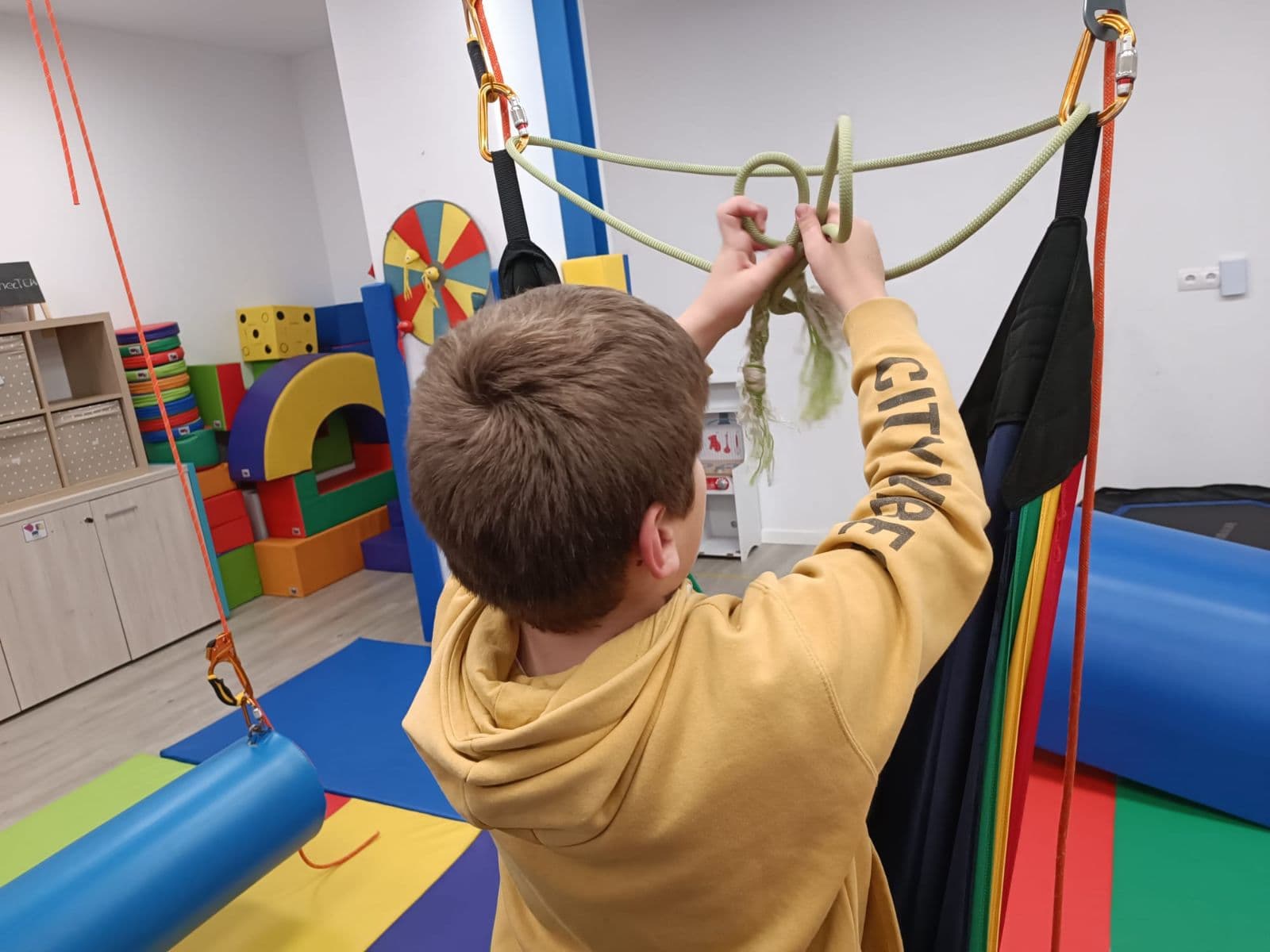 Fundación ConecTEA garantiza el acceso a terapia a familias en situación vulnerable con las Becas ConecTEA 2025 - Hero Image