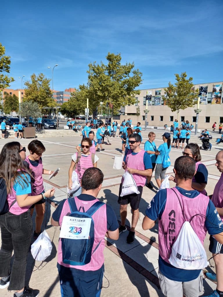 !Lo hemos vuelto a hacer! Más de 500 participantes en II Caminata por el Autismo - Embedded Image 9