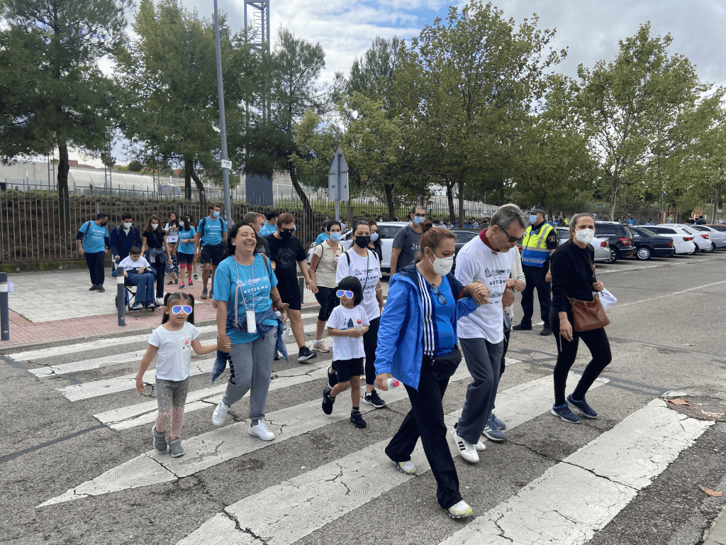 Más de 500 participantes en 1ª Caminata por el Autismo Alcobendas – San Sebastián de los Reyes - Embedded Image 3