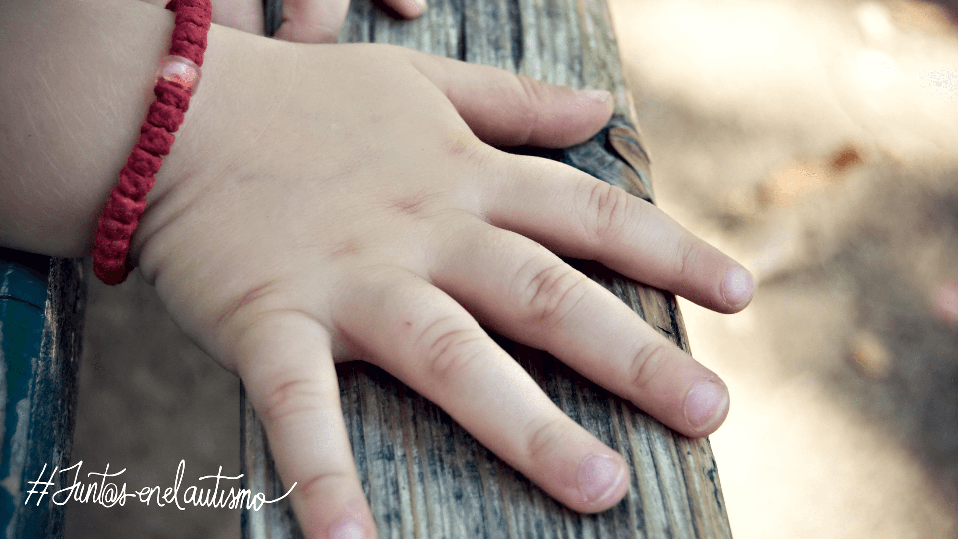 ¿Son más sensibles unos niños con autismo que otros a la sensación del tacto? - Hero Image