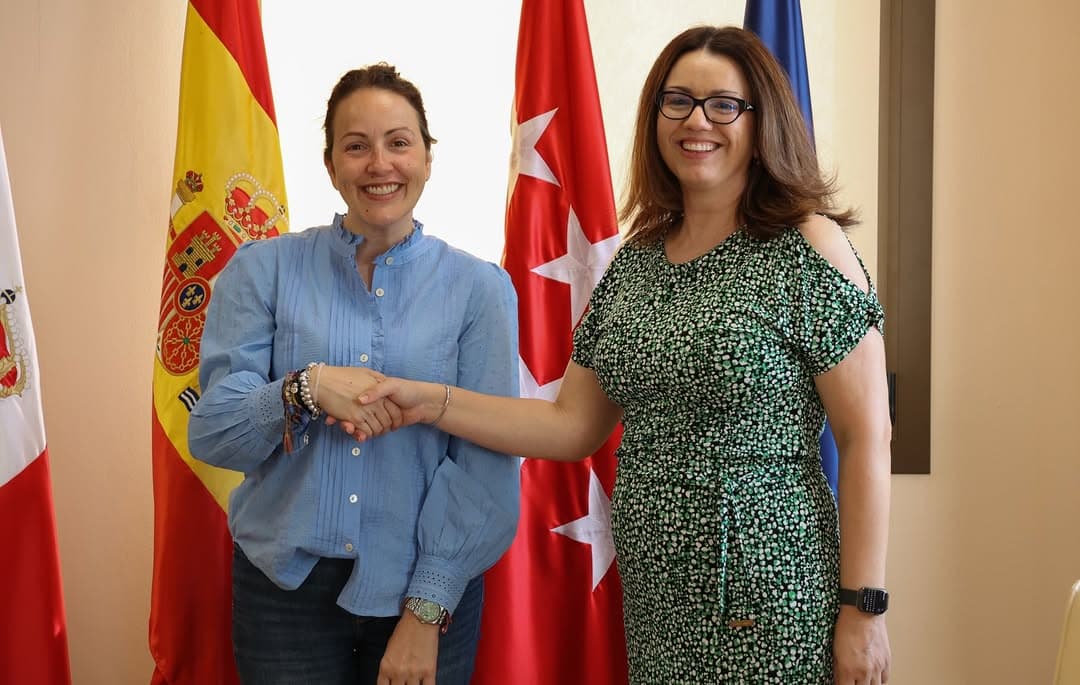 El Ayuntamiento de San Sebastián de los Reyes renueva su confianza en el programa de refuerzo educativo de Fundación ConecTEA - Hero Image