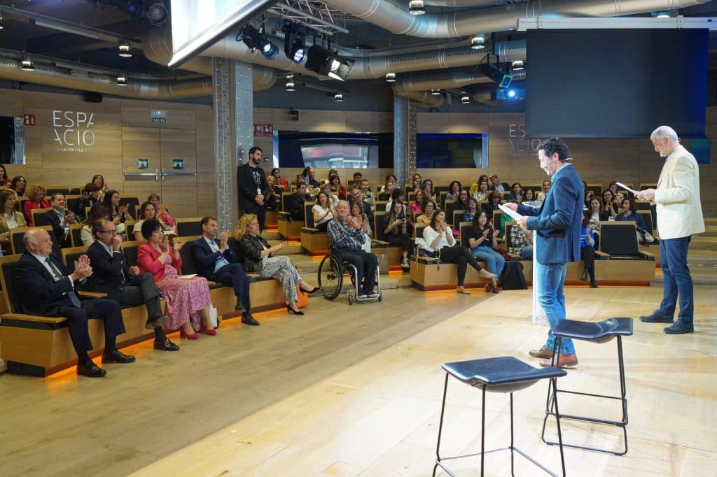 Fundación ConecTEA en la Gala de Entrega de Ayudas 2023 de Fundación Inocente Inocente - Embedded Image 6