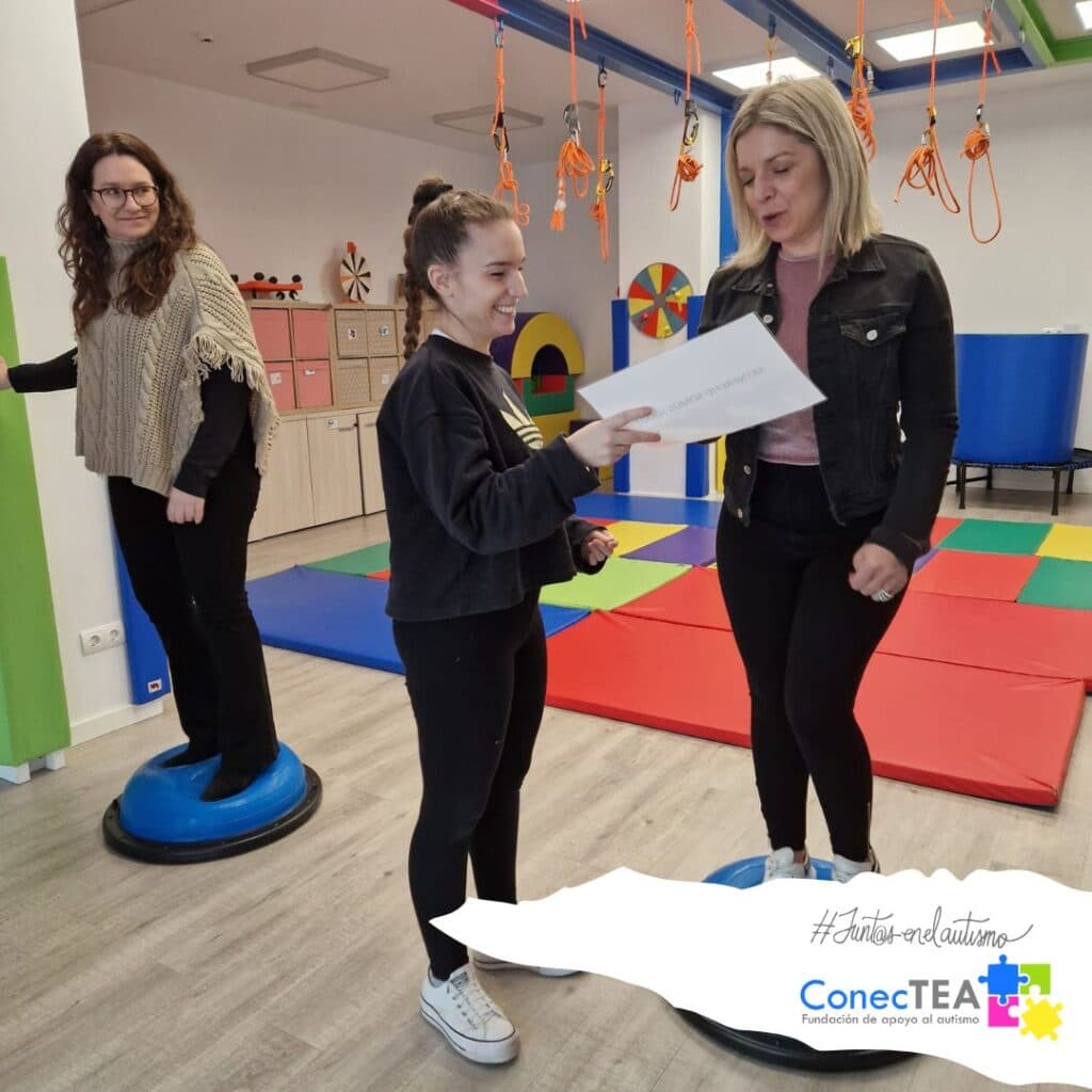 Miembros de ACENOMA visitan las instalaciones de Fundación ConecTEA - Embedded Image 3