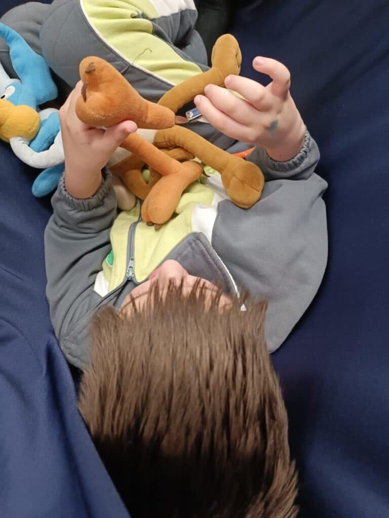 Fundación ConecTEA garantiza el acceso a terapia a familias en situación vulnerable con las Becas ConecTEA 2025 - Embedded Image 2