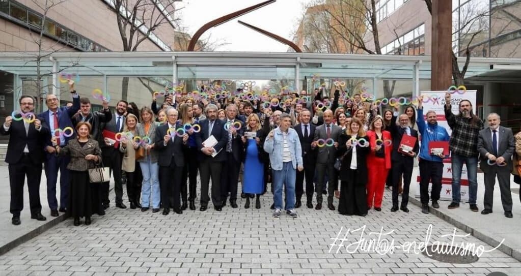 Imagen dia autismo 2025 asamblea FAM