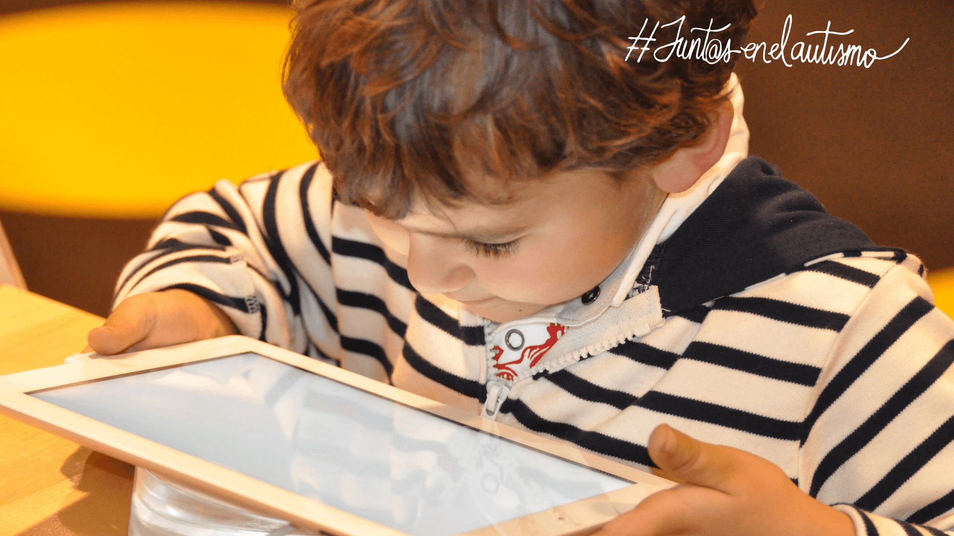 El lenguaje natural asistido y el uso de tecnologías como comunicadores digitales en personas con autismo - Hero Image