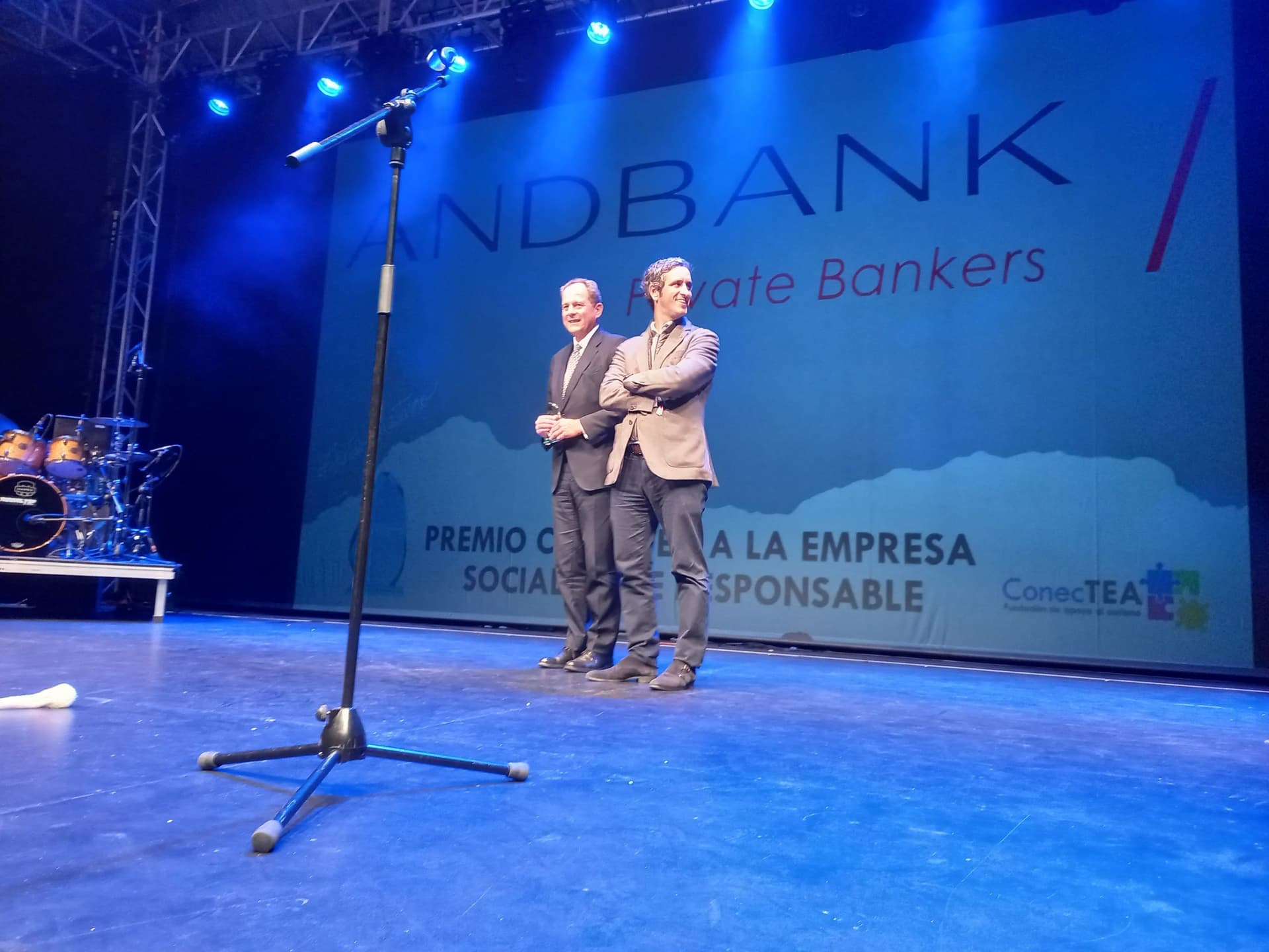 Más de 300 personas acuden a la II Gala Benéfica #JuntosenelAutismo en un evento TEA Accesible - Embedded Image 7