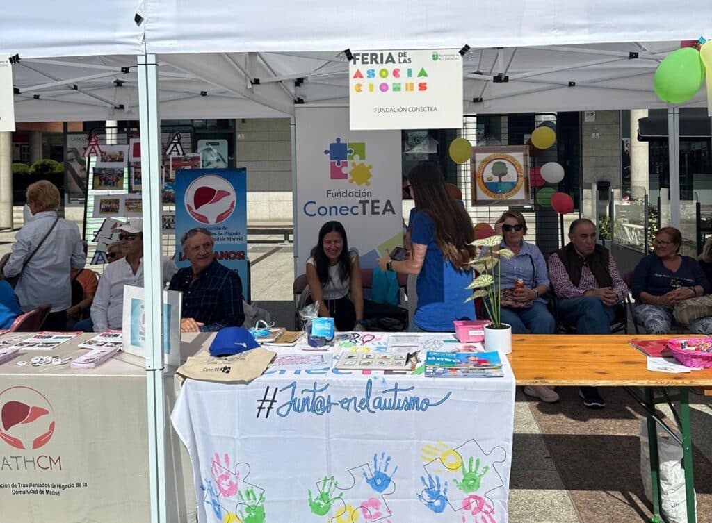 Fundación ConecTEA participa en la Feria de las Asociaciones de Alcobendas - Embedded Image 2