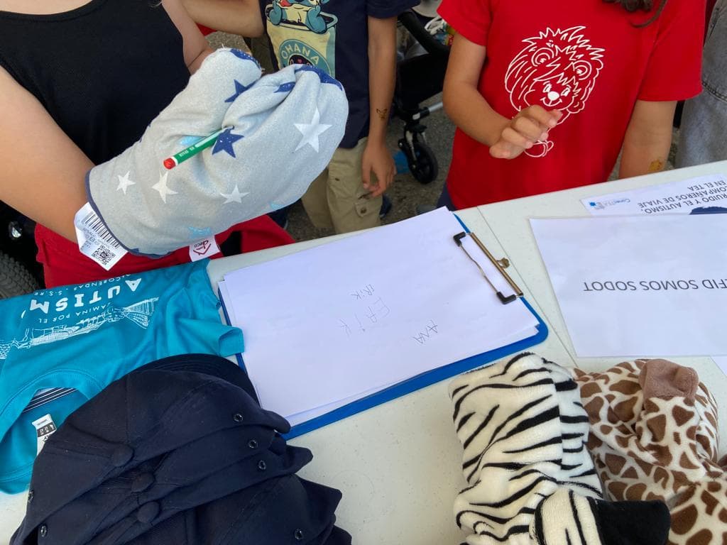 Colaboramos en una jornada solidaria con el AMPA del CEIP León Felipe - Embedded Image 9