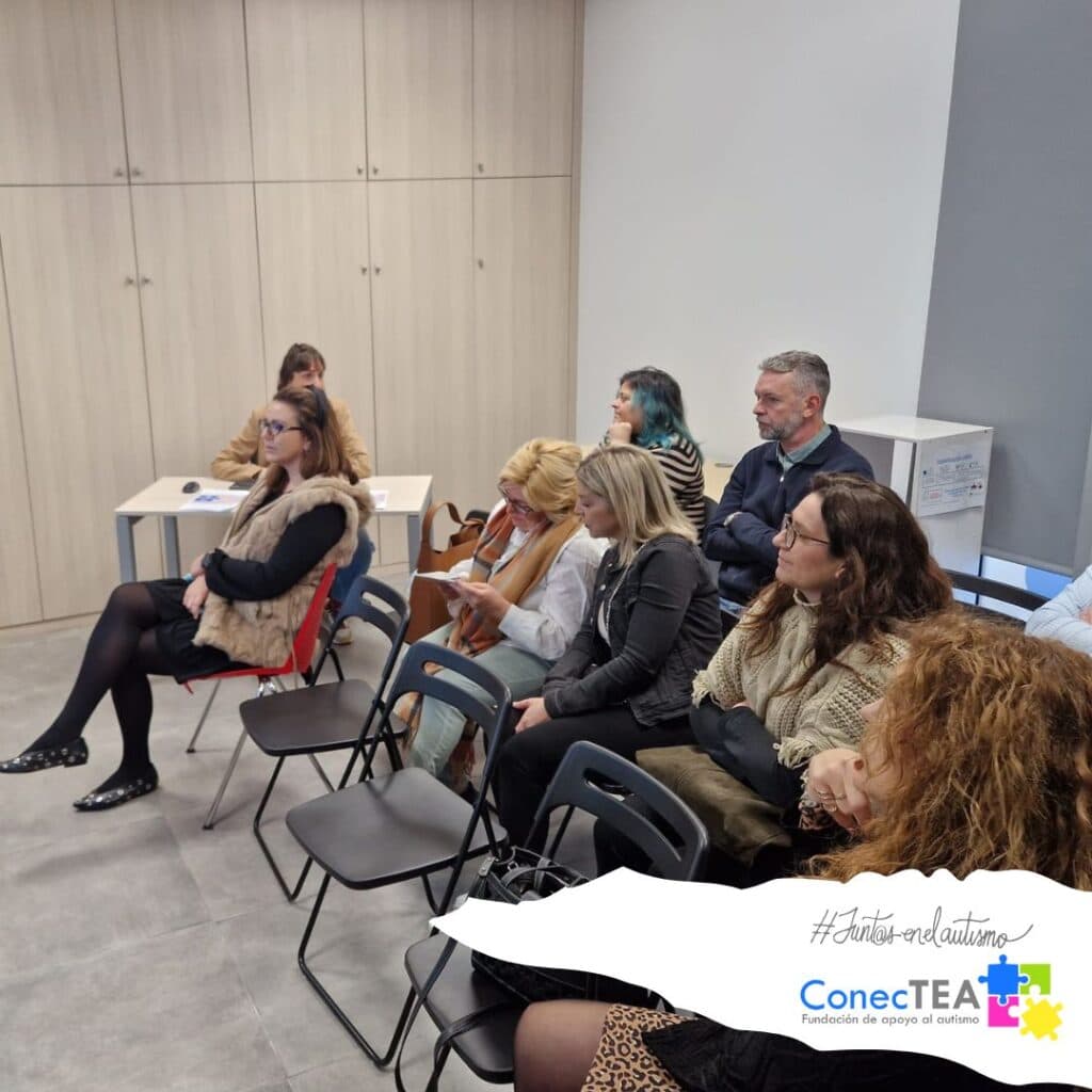 Miembros de ACENOMA visitan las instalaciones de Fundación ConecTEA - Embedded Image 2