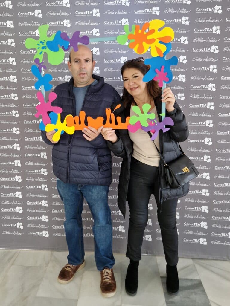 Un testimonio de diagnóstico tardío y mucho arte para sensibilizar sobre el Autismo - Embedded Image 9